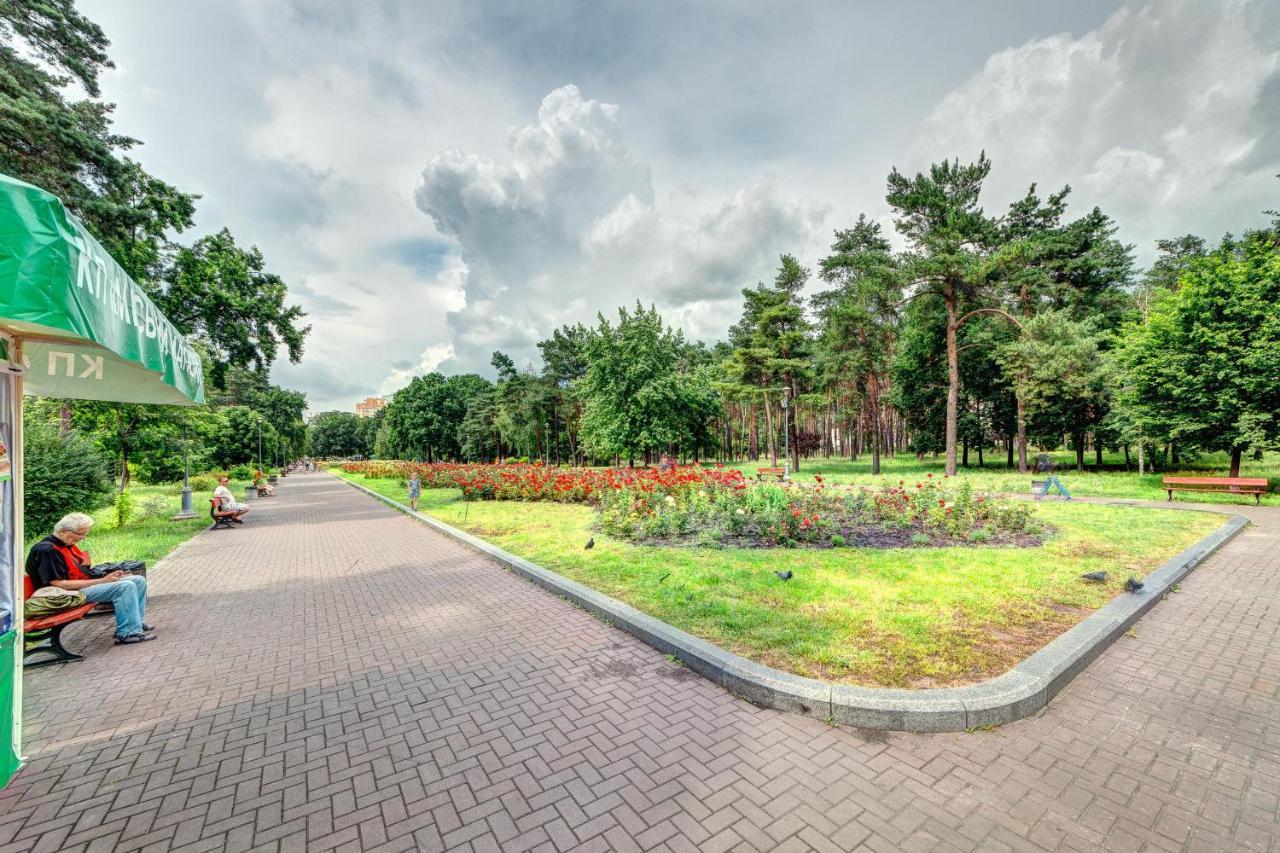 Apartment Voskresenska 18 , Парковые Озера كييف المظهر الخارجي الصورة