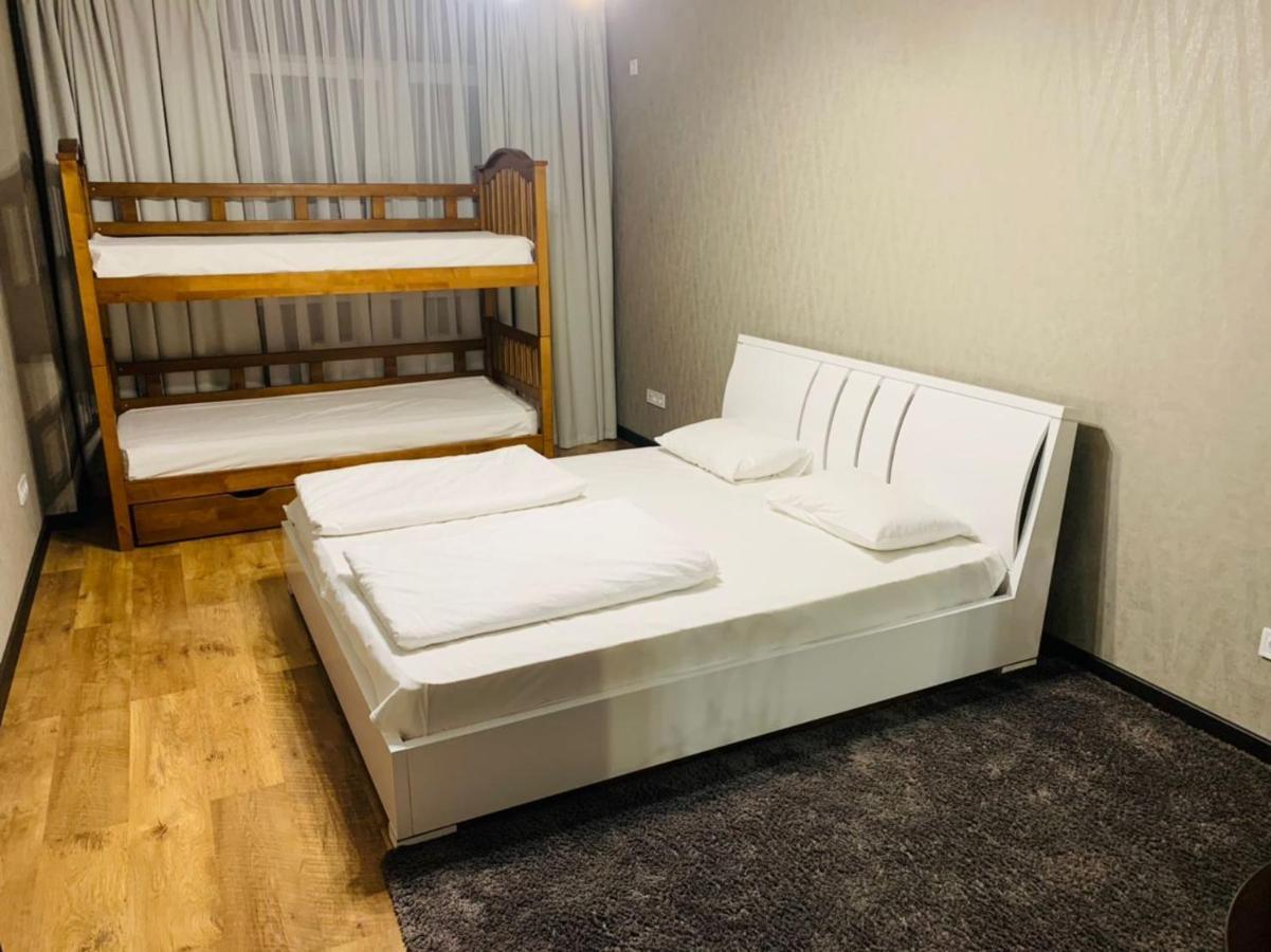 Apartment Voskresenska 18 , Парковые Озера كييف المظهر الخارجي الصورة