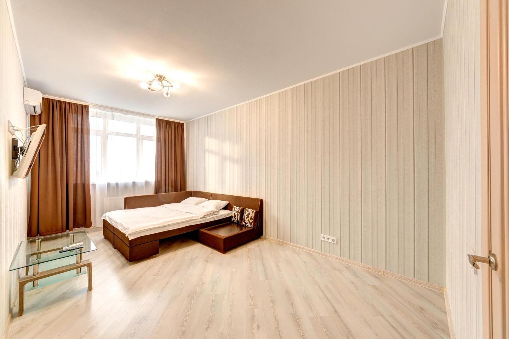 Apartment Voskresenska 18 , Парковые Озера كييف الغرفة الصورة