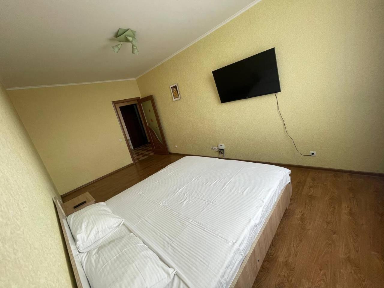 Apartment Voskresenska 18 , Парковые Озера كييف المظهر الخارجي الصورة