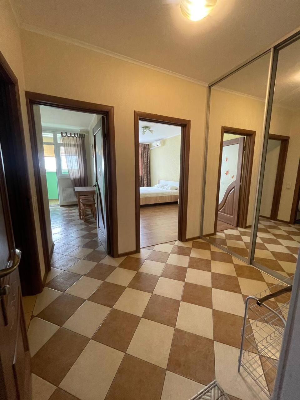 Apartment Voskresenska 18 , Парковые Озера كييف المظهر الخارجي الصورة